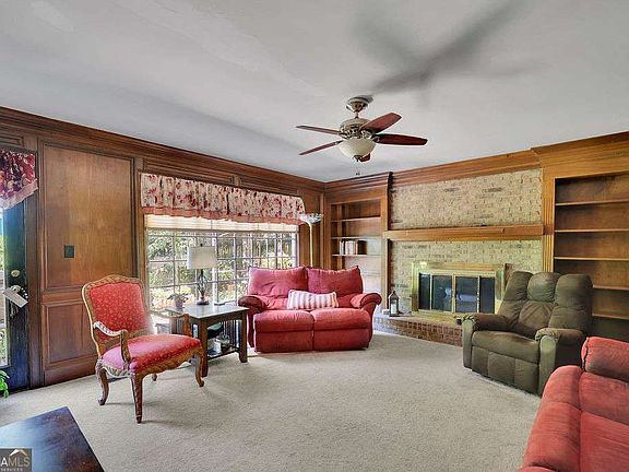 5th image of 1339 Saint Michaels Ct SW