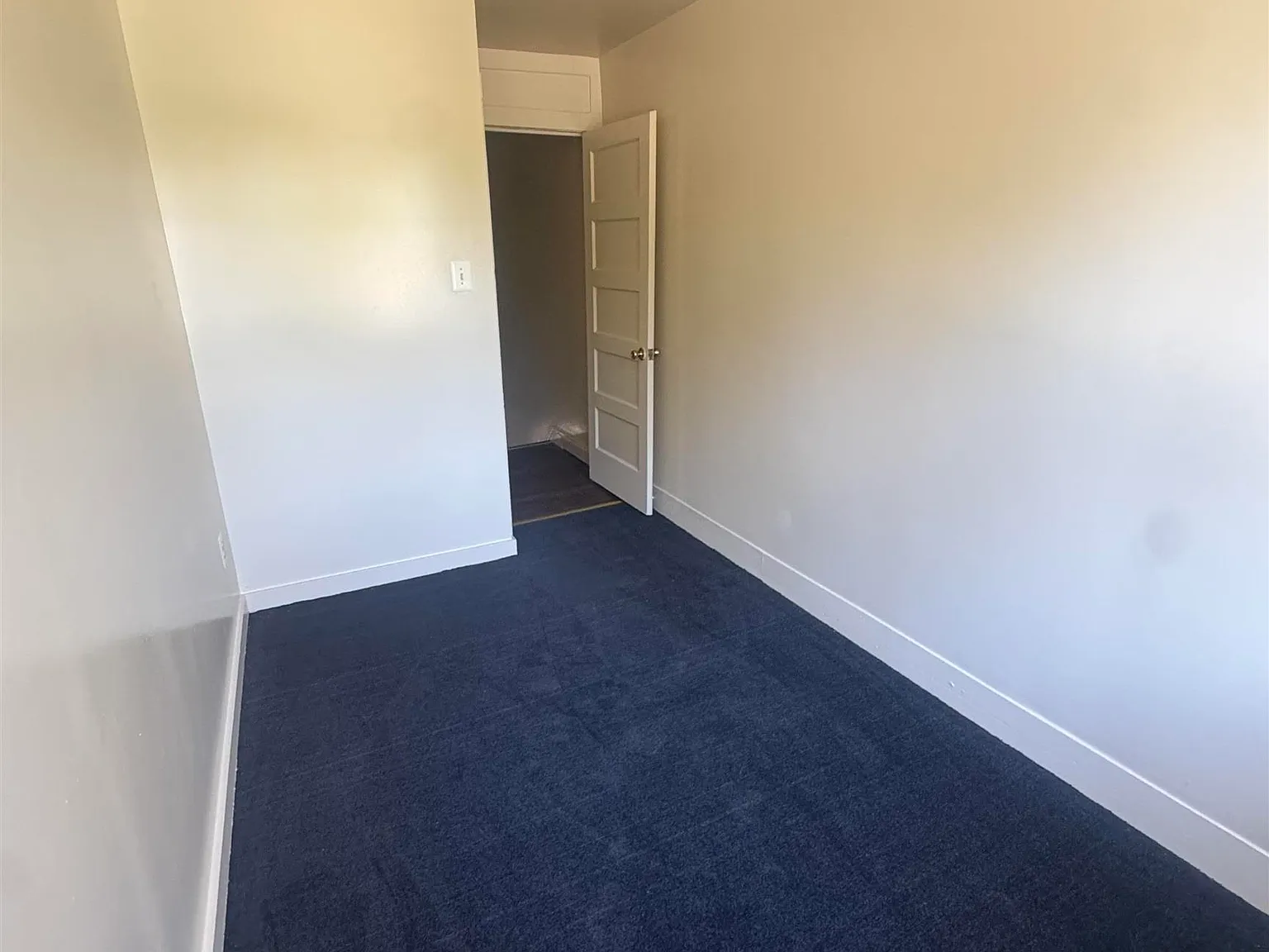 3 bed, 1.5 bath, $2,400 — Photo 2