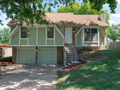 14121 S Cottonwood Dr, Olathe, KS, 66062