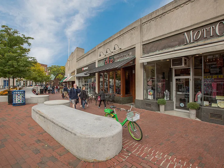 Harvard Square shopping and dining options are diverse