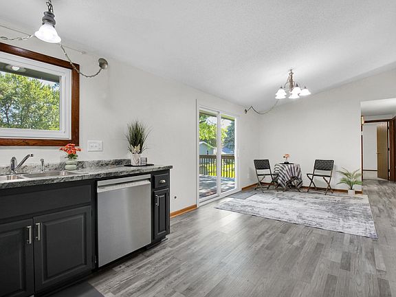 5th image of 601 25th Ave SW