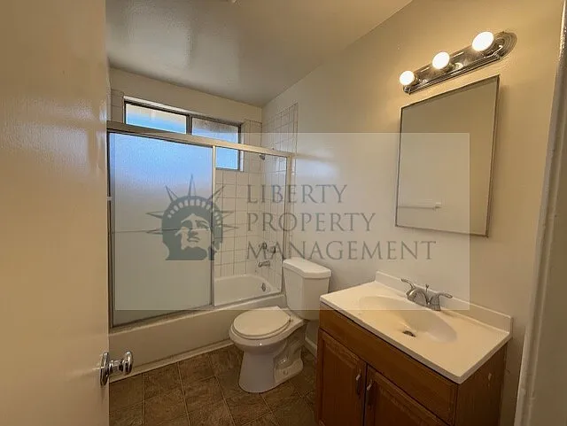 2512 W Bristol Ave — Photo 8