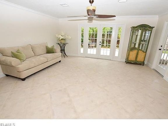 4th image of 105 Willow Creek Ln