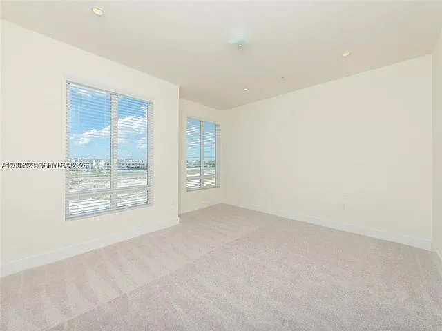 3 bed, 3.0 bath, 1781 sqft, $3,950 — Photo 3