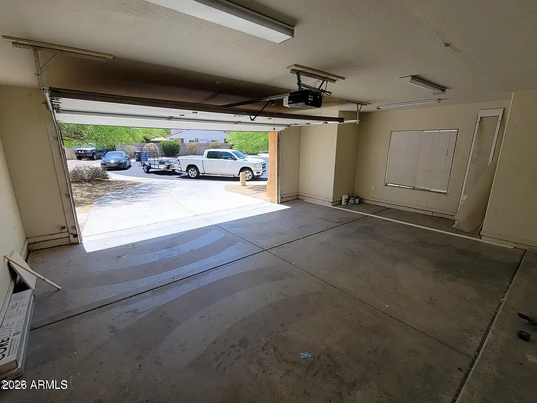 1629 E Grandview Rd — Photo 35