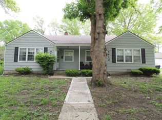 4410 S Parkway Dr, Olathe, KS 66061