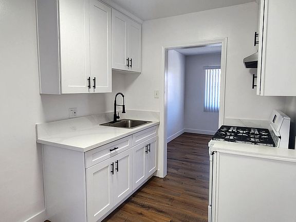 4th image of 10615 La Reina Ave #10615H