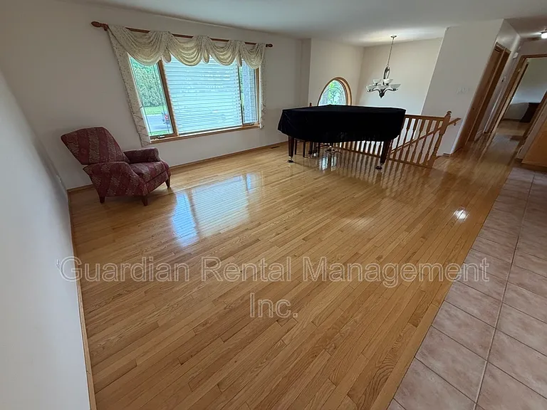 2196 Falconcrest Dr — Photo 10