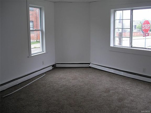 4th image of 146 Mayer Ave #2