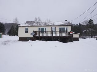 21322 Royce Rd, Hancock, MI 49930