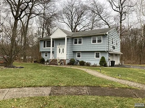 718 Spring Ave Photo 1