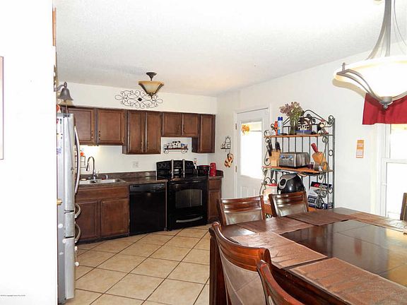 4th image of 300 W Valencia Dr