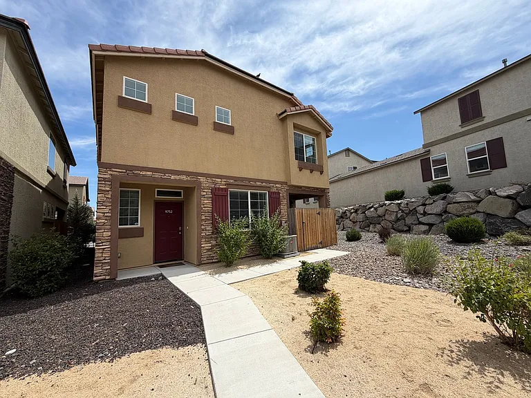 9752 Silver Dollar Ln — Photo 3