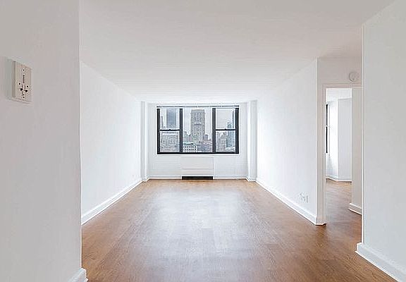 2nd image of 141 E 63rd St #10F