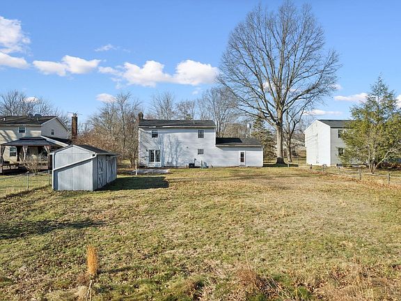 3rd image of 5885 Wade Rd