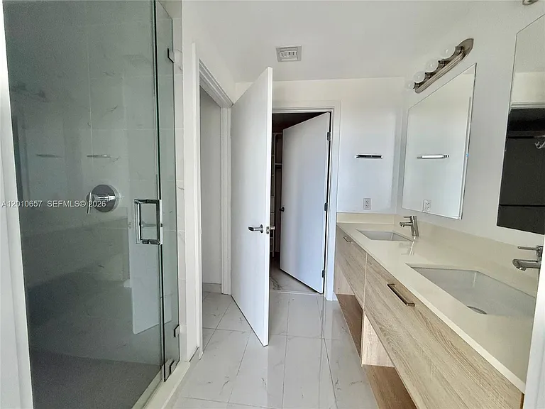 16385 Biscayne Blvd #717 — Photo 26