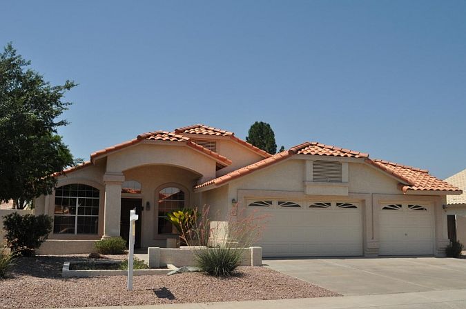 1st image of 1127 W Larona Ln