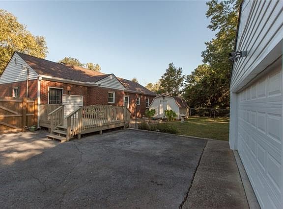 5th image of 1406 N Tennessee Blvd