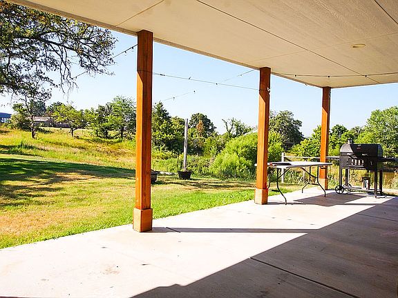 4th image of 8651 Payton Ln