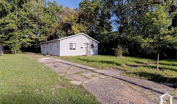 1st image of 3129 Station St