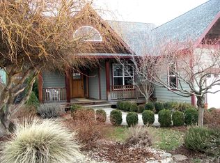 930 Samantha St, Hood River, OR 97031