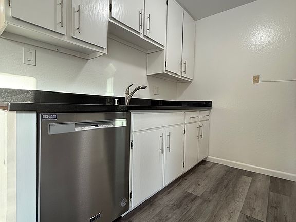 4th image of 704 Presidio Ave #407