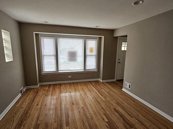 5th image of 229 Granville Ave