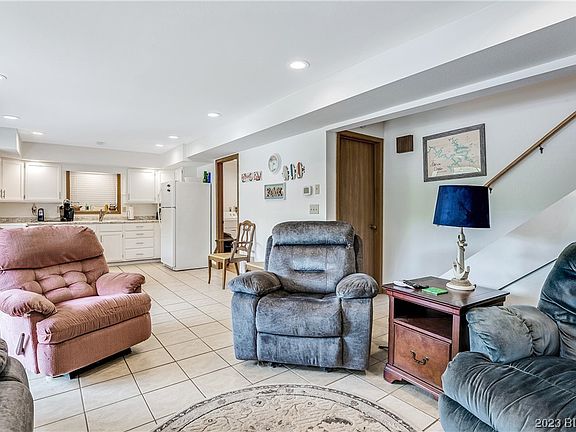 5th image of 64 Stoney Shores Dr