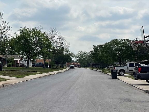 5th image of 247 Readwell Dr