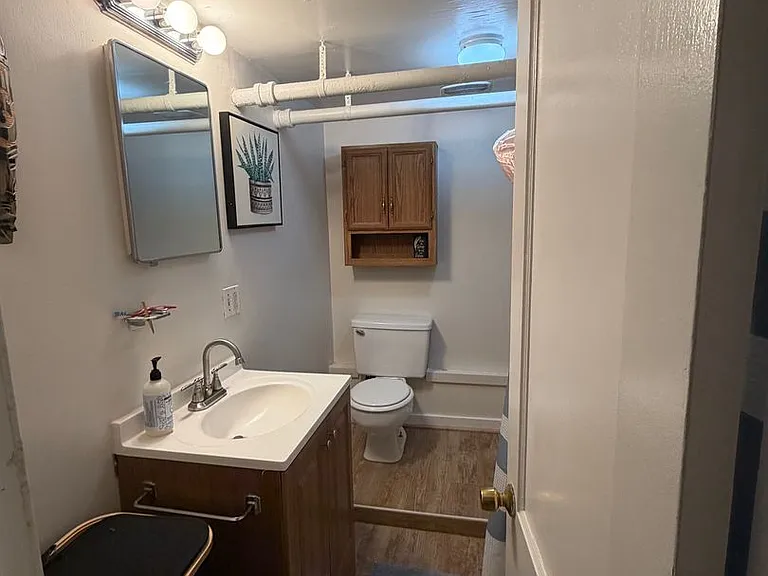 407 Adams St #C — Photo 10