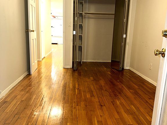 4th image of 45 Saint Johns Pl APT 1