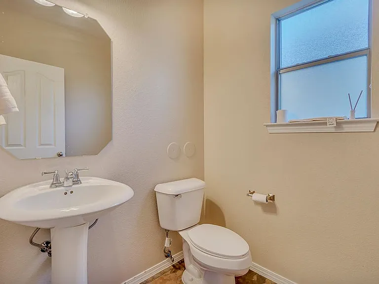7421 Red Cedar Dr — Photo 11