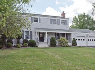 11 Phoenix Dr, Mendham, NJ 07945