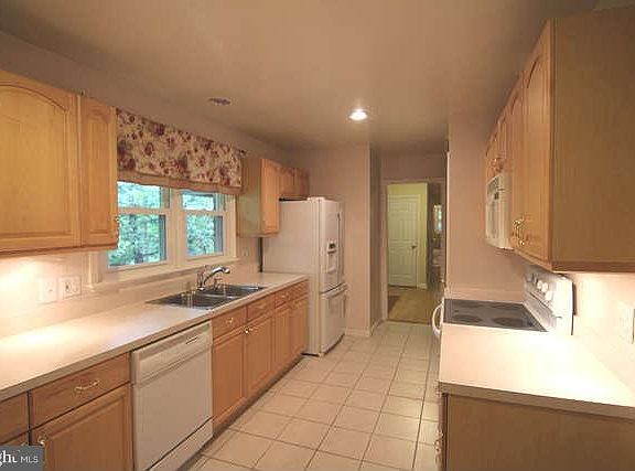 4th image of 5206 Ninian Ave #5206
