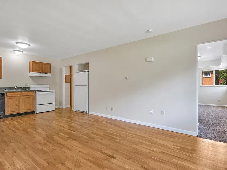 1410 Old Canton Ln — Photo 12