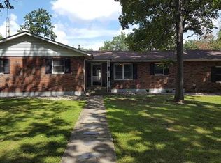 1230 Streamwood Ln, Carlinville, IL 62626