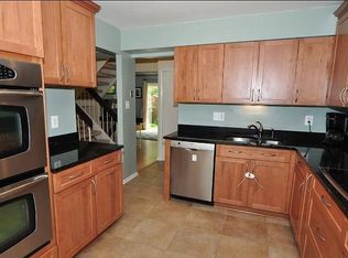 9510 Miranda Ct, Fairfax, VA 22031