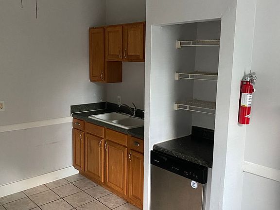 4th image of 2220 Parkwood Ave APT 1