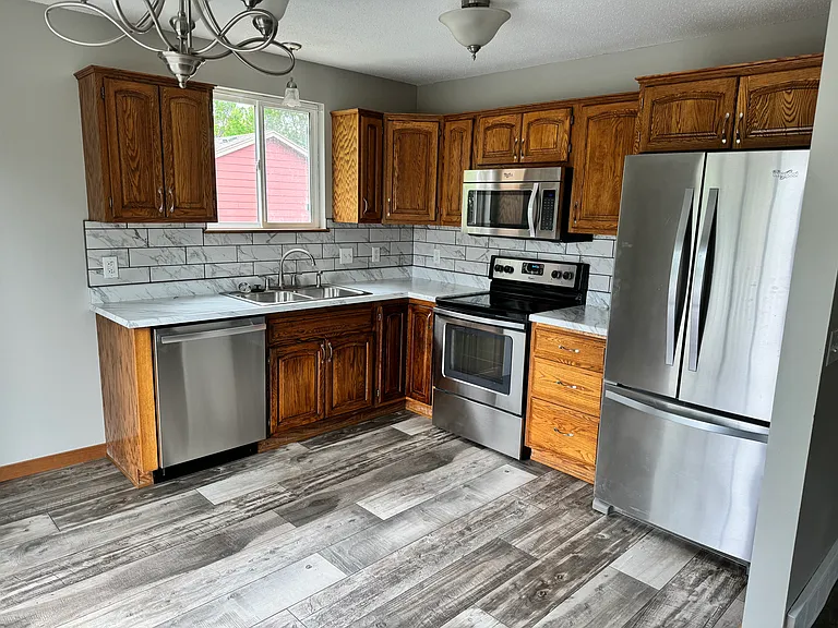 630 N James Ave — Photo 4