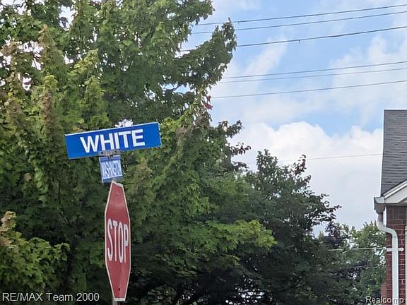4th image of 808 White Ave