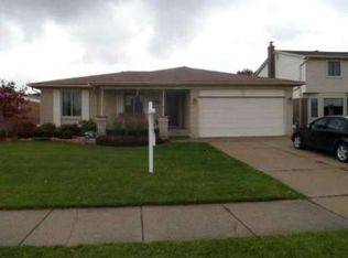 17968 Cider Mill Dr, Macomb, MI 48044