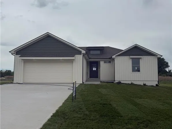 701 SE 21st St, Oak Grove, MO 64075
