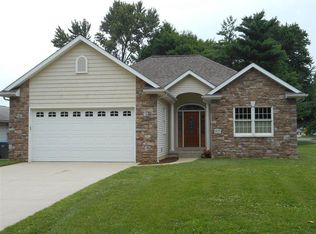 1527 E Clark St, Warsaw, IN
