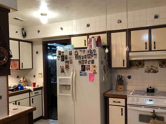 5th image of 239 SE Olustee Ave