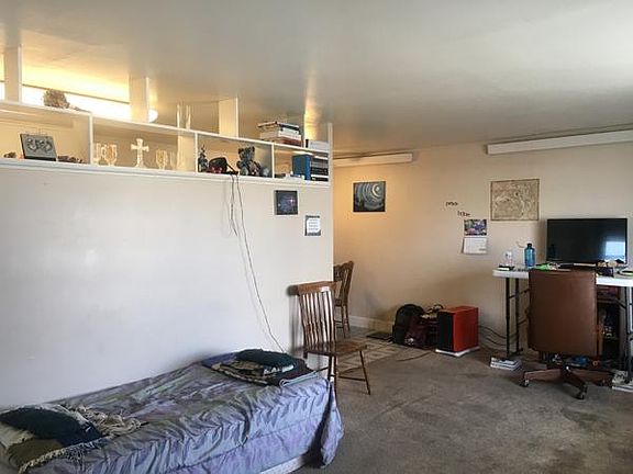 3rd image of 606 Fetterman St APT A
