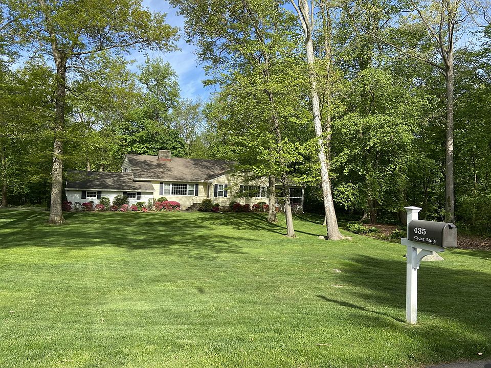 1st image of 435 Cedar Ln