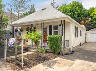 107 Crescent View Ave, Riverside, RI 02915