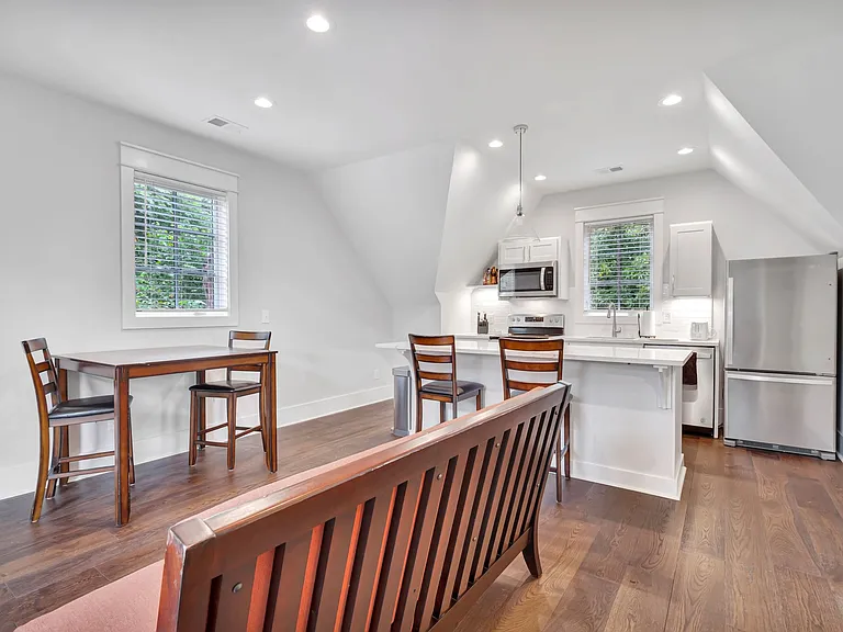 1110 Lillian St #B — Photo 25
