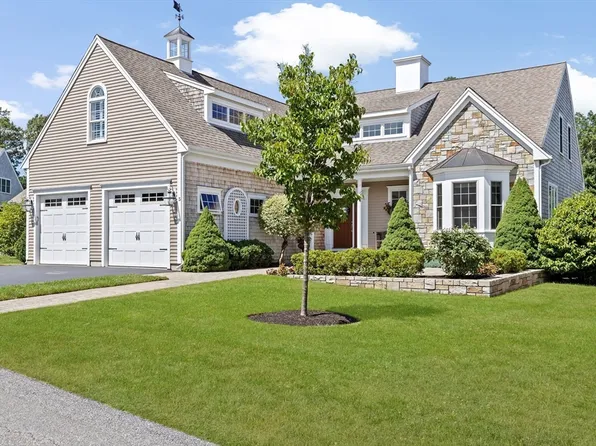 5 Callahan Pl, Hingham, MA 02043