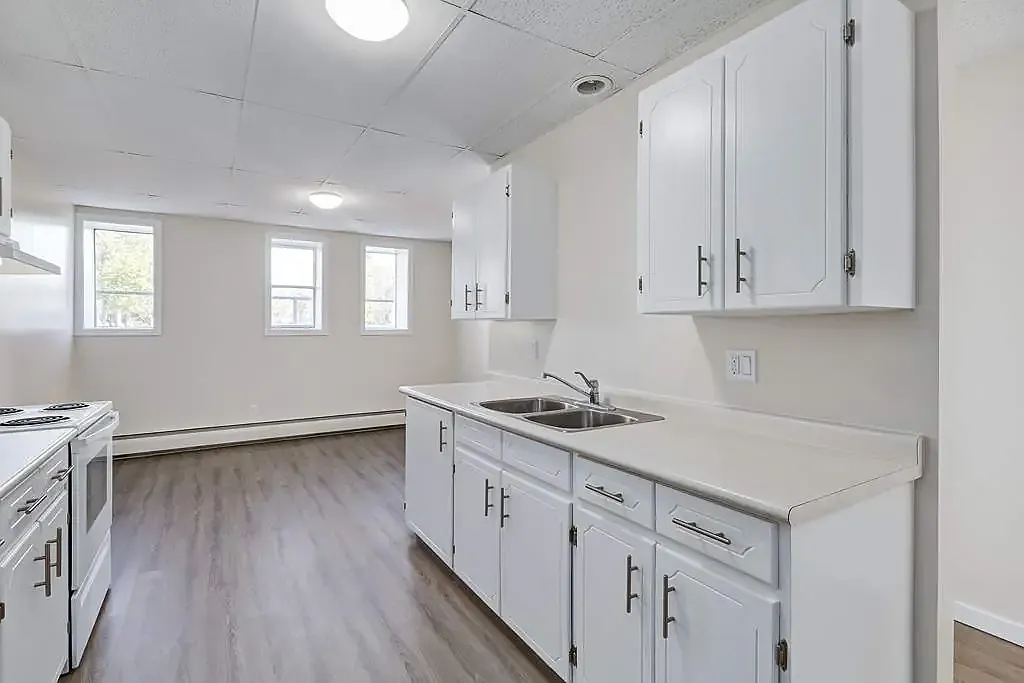 Silver Ridge Apartments — Photo 1